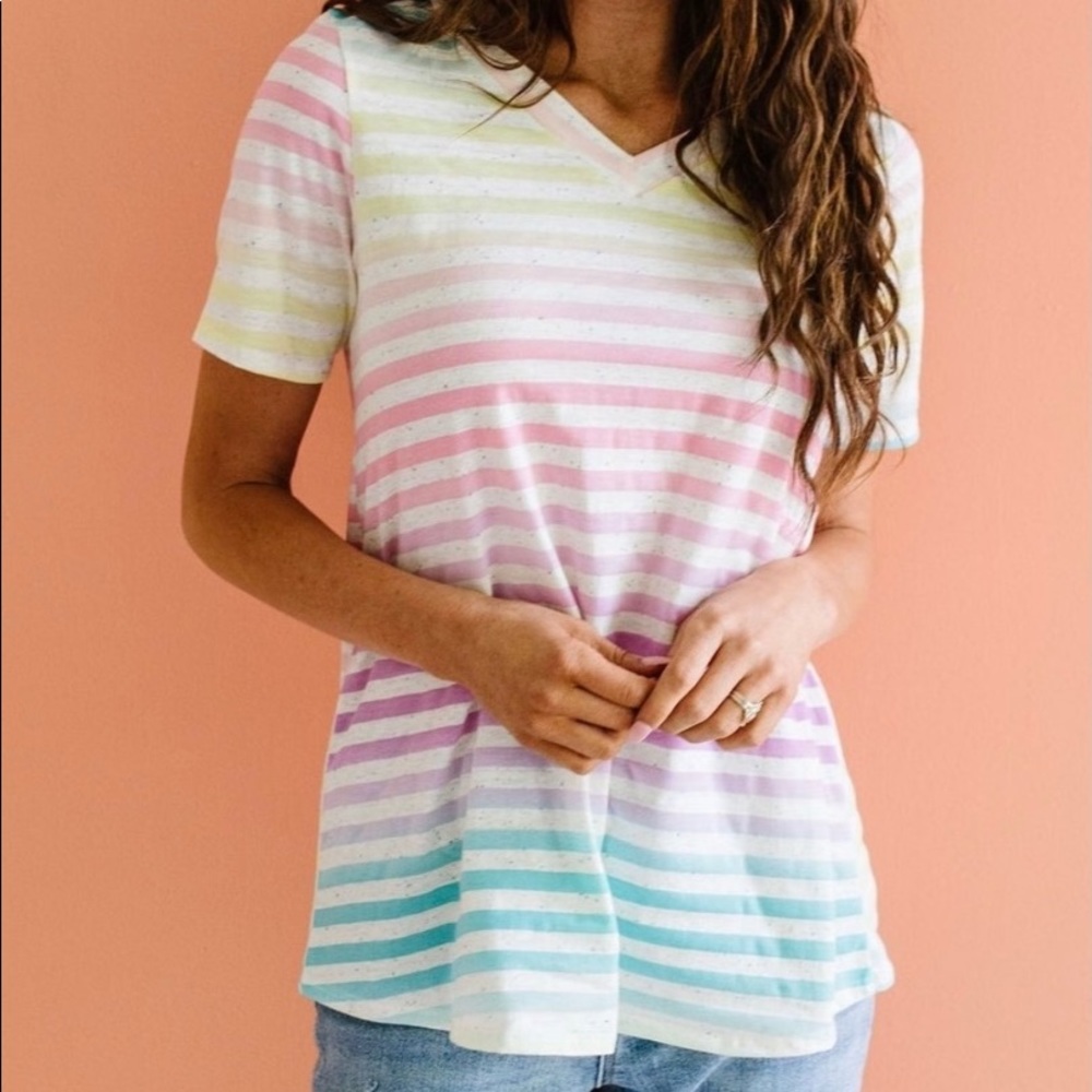 S🏷A🏷L🏷E‼️Colorful🌈 Rainbow Striped lightweight comfy Women’s Tshirt Vneck